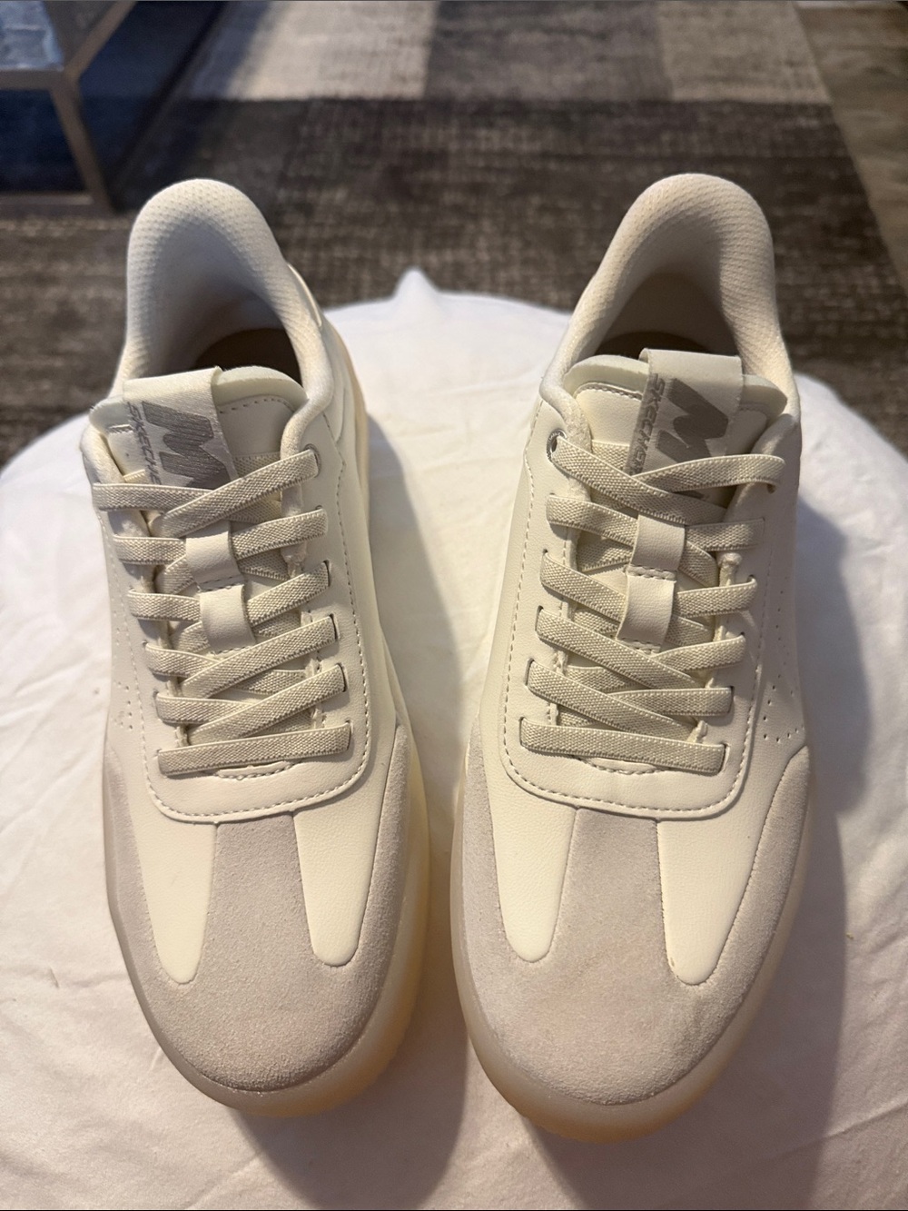 Skechers Womeny Cream Lace-Up Retro Sneakers